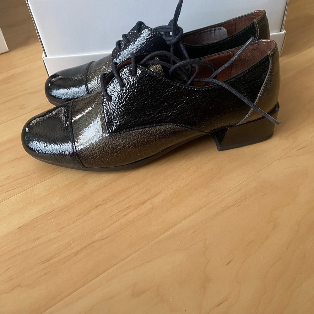 Hispanitas Black and Brown Patent Leather Women's Shoes - Picture 3 of 4